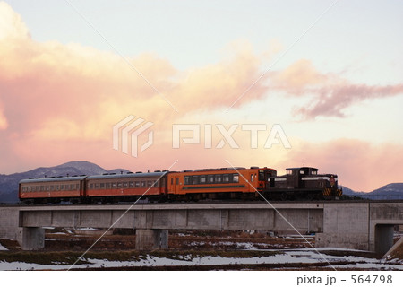 日暮れのストーブ列車 564798