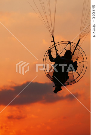 茜色の空へ 565849