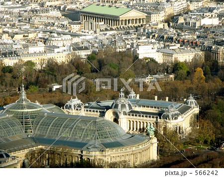 エッフェル塔から見た　グラン・パレ　プティ・パレ　マデリーヌ教会　 566242