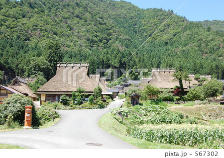 京都美山の茅葺き集落 567302