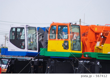 待機する雪上車 567412