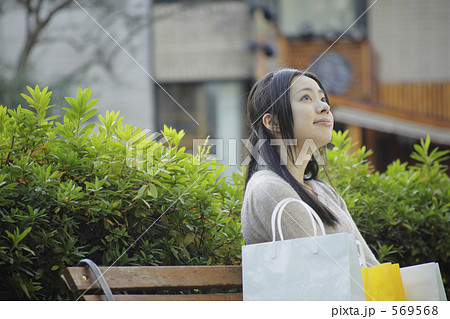 shopping girl 569568