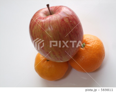 リンゴとミカン 569811