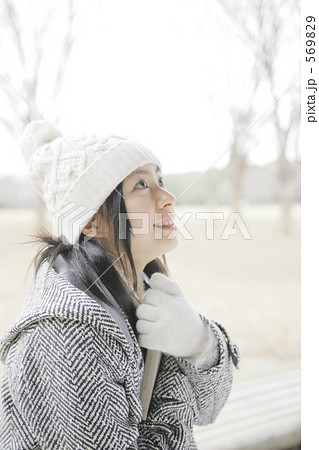 winter girl 569829