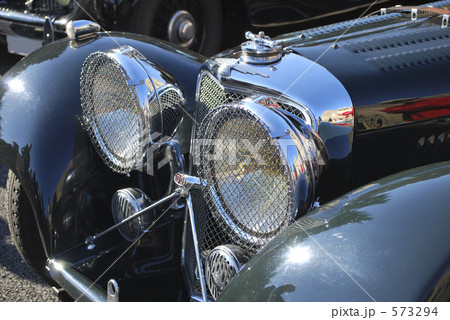 大きな目の車 573294