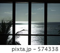 窓の向こうの海 574338