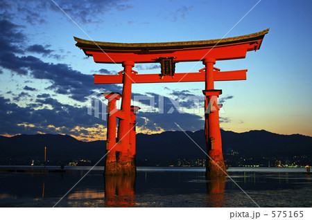 大鳥居の夕景 575165