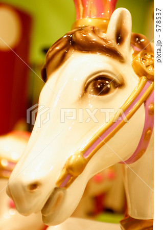 可愛い目をした馬 メリーゴーランド の写真素材