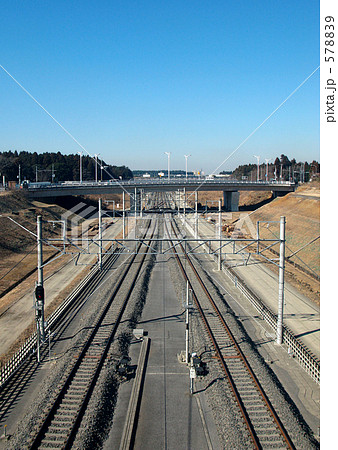 青空と線路と跨線橋 578839