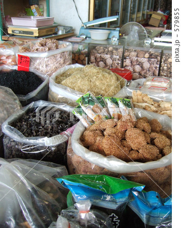 台湾・油化街にある乾物屋さん 579855