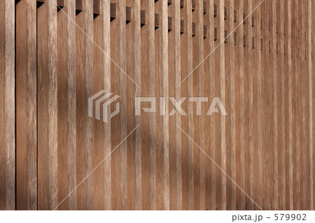 長屋門の格子窓 579902