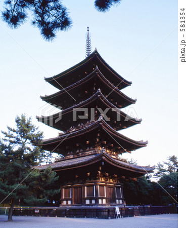 興福寺の五重塔 581354