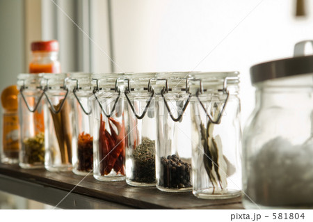 香辛料の瓶 581804