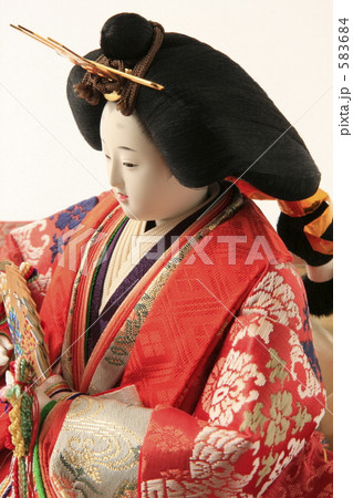 赤い着物の御雛様 583684