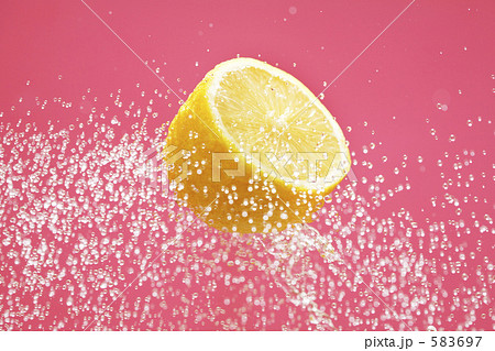 跳ねるレモン 583697