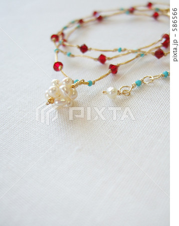 ビーズの手作りアクセサリー 586566