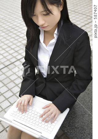 ビジネスウーマン ビジネスウーマン 587407