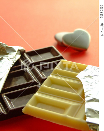 板チョコとハート 588239