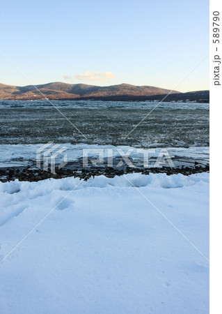 雪の山中湖 589790
