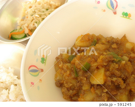 小学校の給食（ドライカレー） 591245