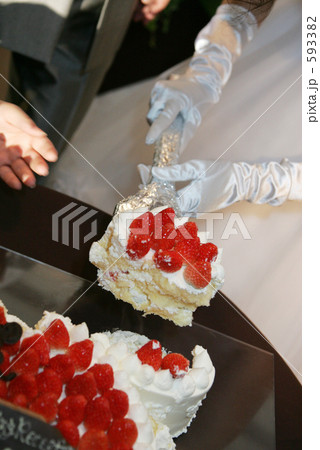 ウェディングケーキ 593382