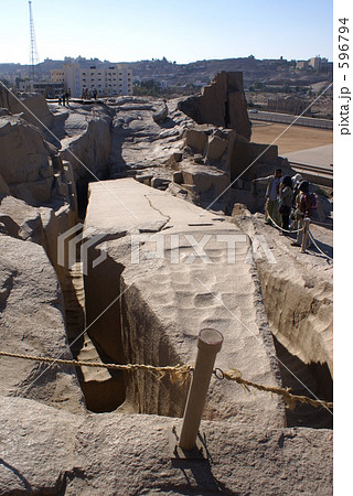 切り掛けのオベリスク 596794