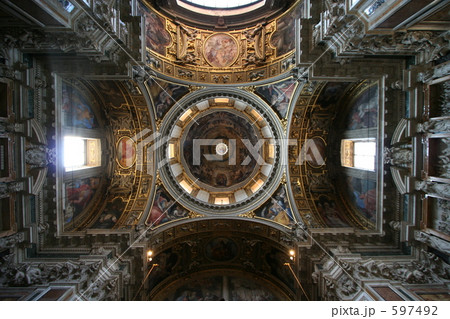 サンピエトロ大聖堂の天蓋 597492