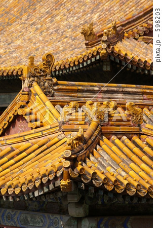 瓦上のお守り 598203