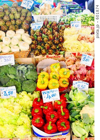 イタリアの市場　野菜 601874