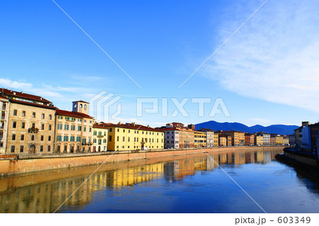 アルノ川とピサの町並み アルノ川とピサの町並み 603349