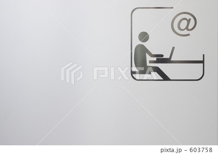 603758