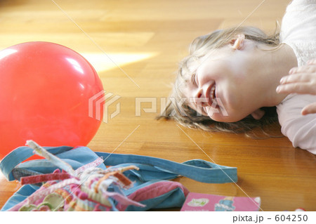 604250