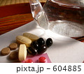 604885