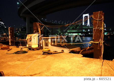 夜の東京レインボーブリッチを含む夜景 夜の東京レインボーブリッチを含む夜景 605521