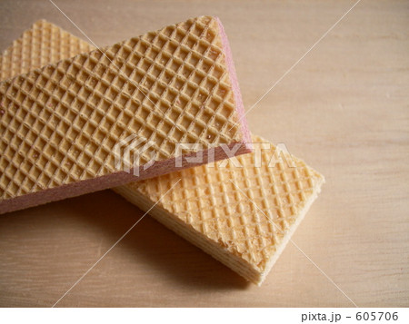 605706