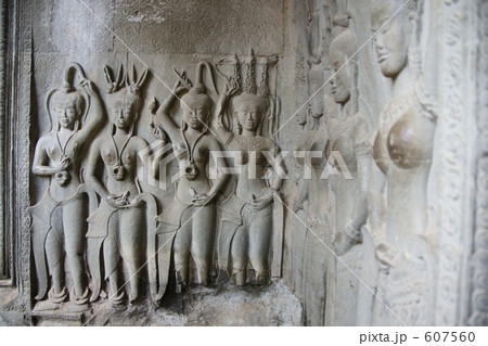 アンコールワットの女神達 アンコールワットの女神達 607560