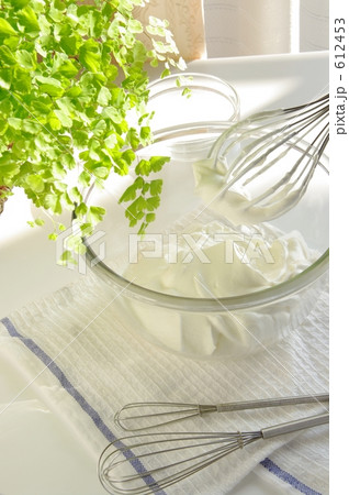 泡立て器でホイップ 2 泡立て器でホイップ 2 612453