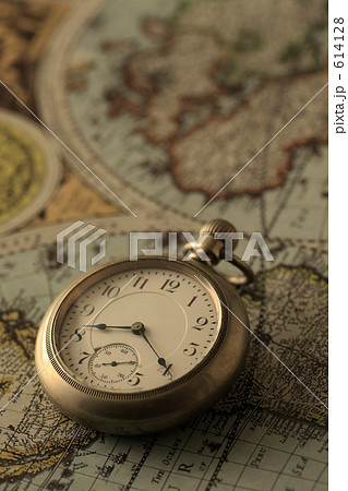 懐中時計と古地図 614128