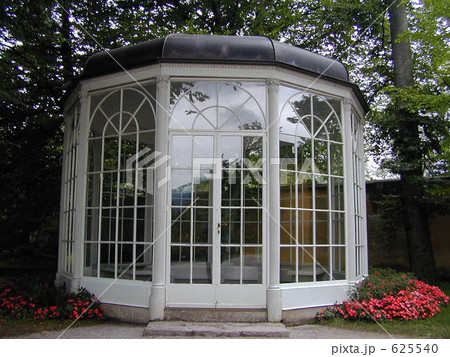 映画サウンド オブ ミュージックに登場したガラスの東屋の写真素材