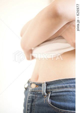 Image of changing clothes Woman wearing pantyhose - Stock Photo [62424341]  - PIXTA