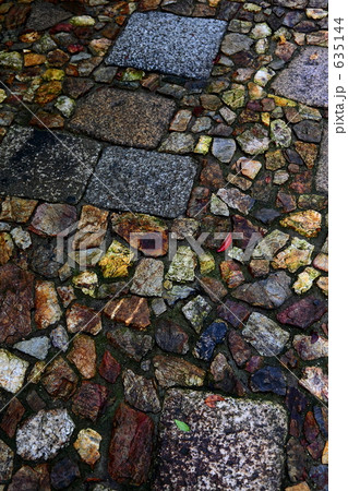 石畳に秋一葉 635144