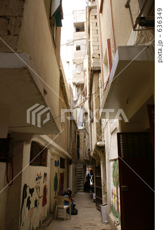 レバノン、難民キャンプ内路地の風景 レバノン、難民キャンプ内路地の風景 636349