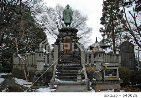 金沢散歩・蓮如上人銅像  640028