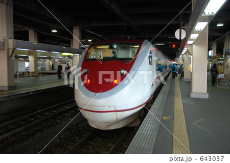 JR西日本　北越鉄道　特急はくたか 643037