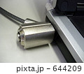 ノートパソコンとワイヤーロック 644209
