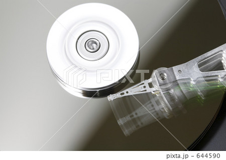 回転するハードディスク 回転するハードディスク 644590