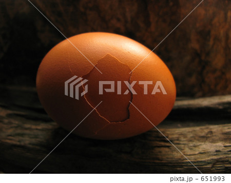 ひび割れた卵 651993