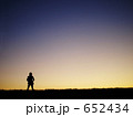 夕暮れのカメラマン 652434