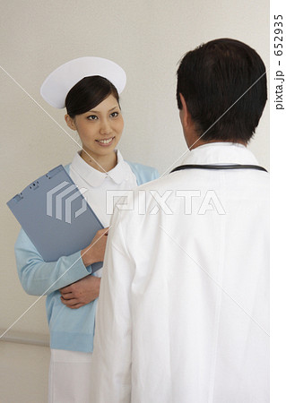 医師と看護婦 652935