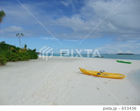 モルディブ　砂浜 653436